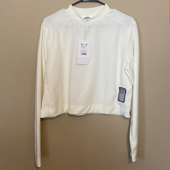 134. NWT RAINS fossil white fleece cropped sweatshirt size small - Picture 2 of 6